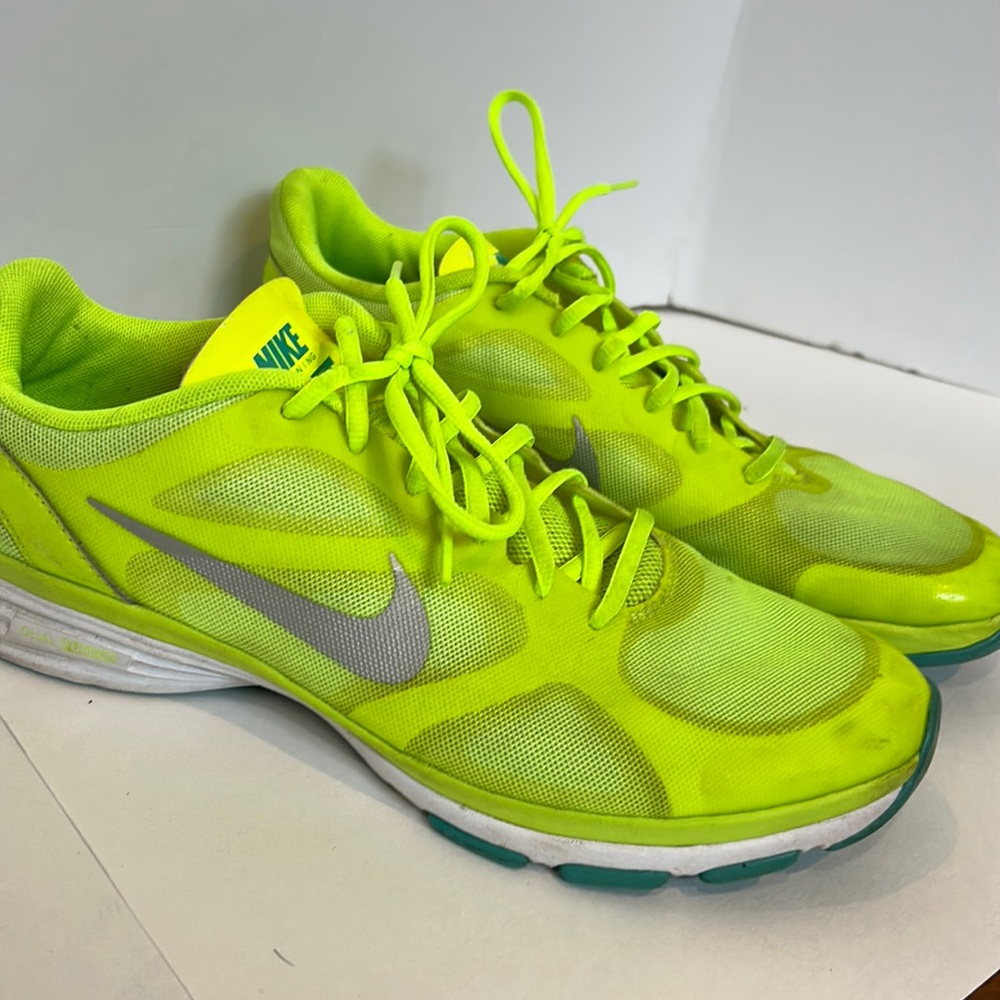 Nike Women’s Neon Green Synthetic Mesh Fusion TR Athletic Shoes, Size 10